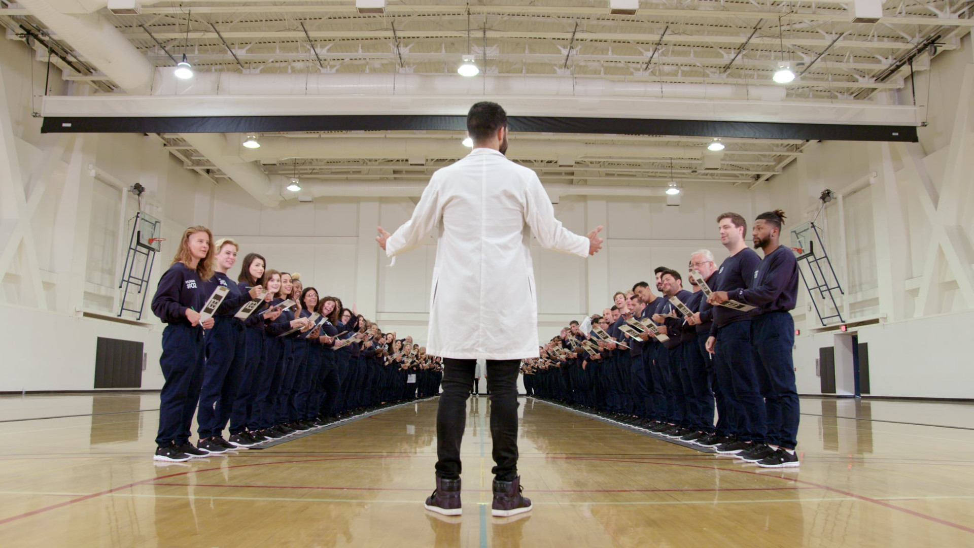 100 Humans. Life’s Questions. Answered. 1. Sezon 6. Bölüm