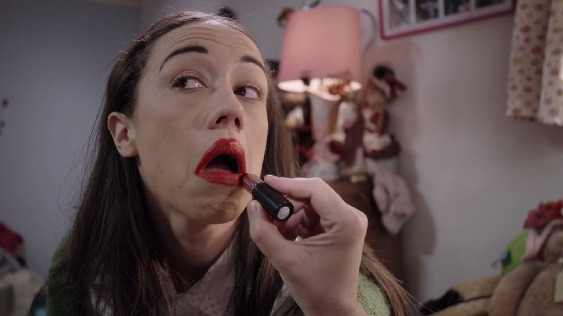 Haters Back Off 1. Sezon 1. Bölüm