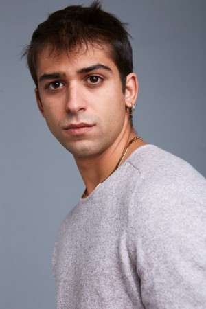 Albert Salazar tüm dizileri dizigom'da