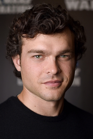 Alden Ehrenreich tüm dizileri dizigom'da