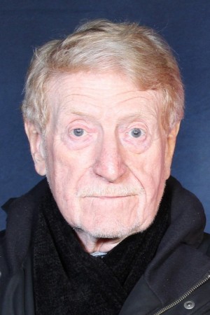 Clive Revill tüm dizileri dizigom'da