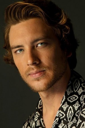 Cody Fern tüm dizileri dizigom'da