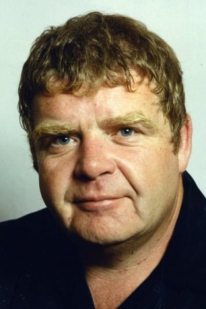 Geoffrey Hughes tüm dizileri dizigom'da
