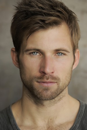 Justin Deeley tüm dizileri dizigom'da