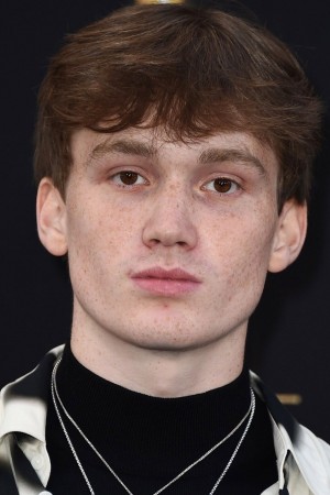 Matt Lintz tüm dizileri dizigom'da