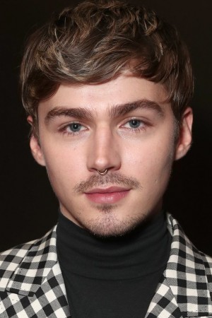 Miles Heizer tüm dizileri dizigom'da