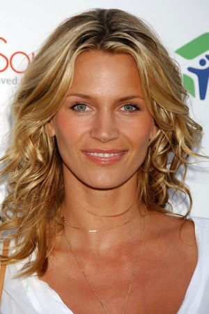 Natasha Henstridge tüm dizileri dizigom'da