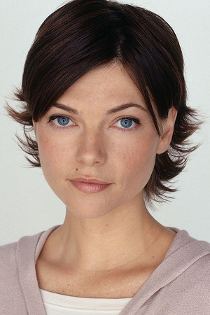 Nicole de Boer tüm dizileri dizigom'da