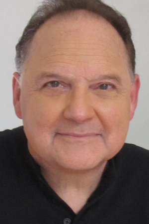 Stephen Furst tüm dizileri dizigom'da