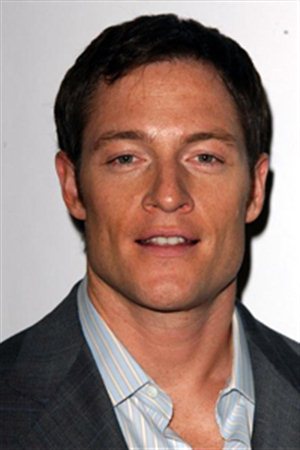Tahmoh Penikett tüm dizileri dizigom'da