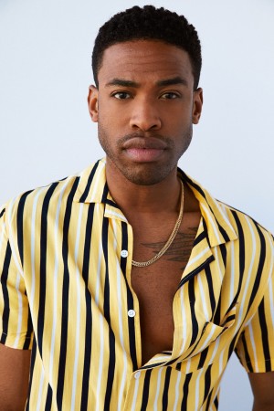 Titus Makin tüm dizileri dizigom'da