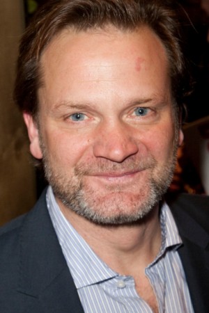 Tom Beard tüm dizileri dizigom'da