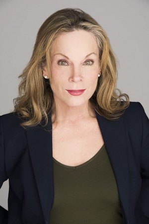 Camille Mitchell tüm dizileri dizigom'da