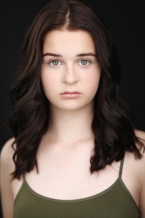 Imogen Tear tüm dizileri dizigom'da