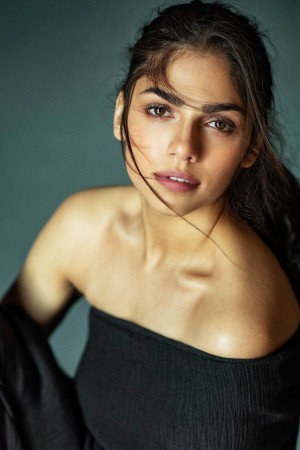 Sharmin Segal tüm dizileri dizigom'da