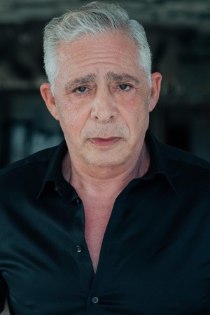 Anthony Skordi tüm dizileri dizigom'da