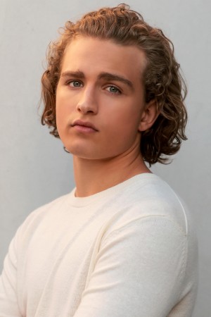 Tait Blum tüm dizileri dizigom'da